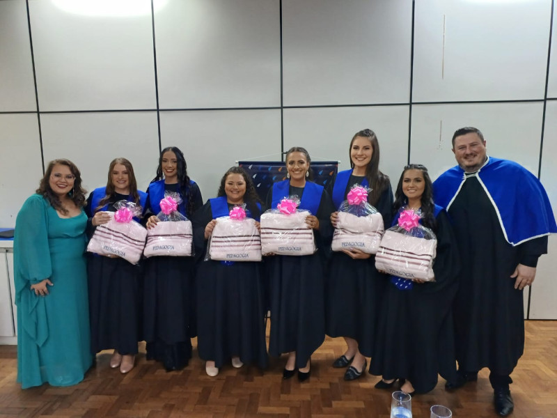 COLAÇÃO DE GRAU EXTRAORDINÁRIA DO CURSO DE PEDAGOGIA 2024/1º