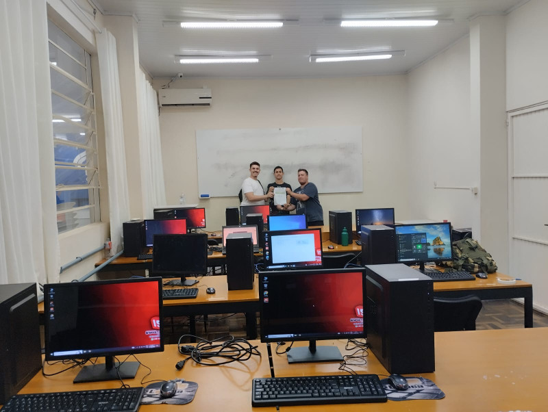FAOSC REVITALIZA O LABORATÓRIO DE INFORMÁTICA COM PARTICIPAÇÃO TÉCNICA DO CURSO DE SISTEMAS PARA INTERNET